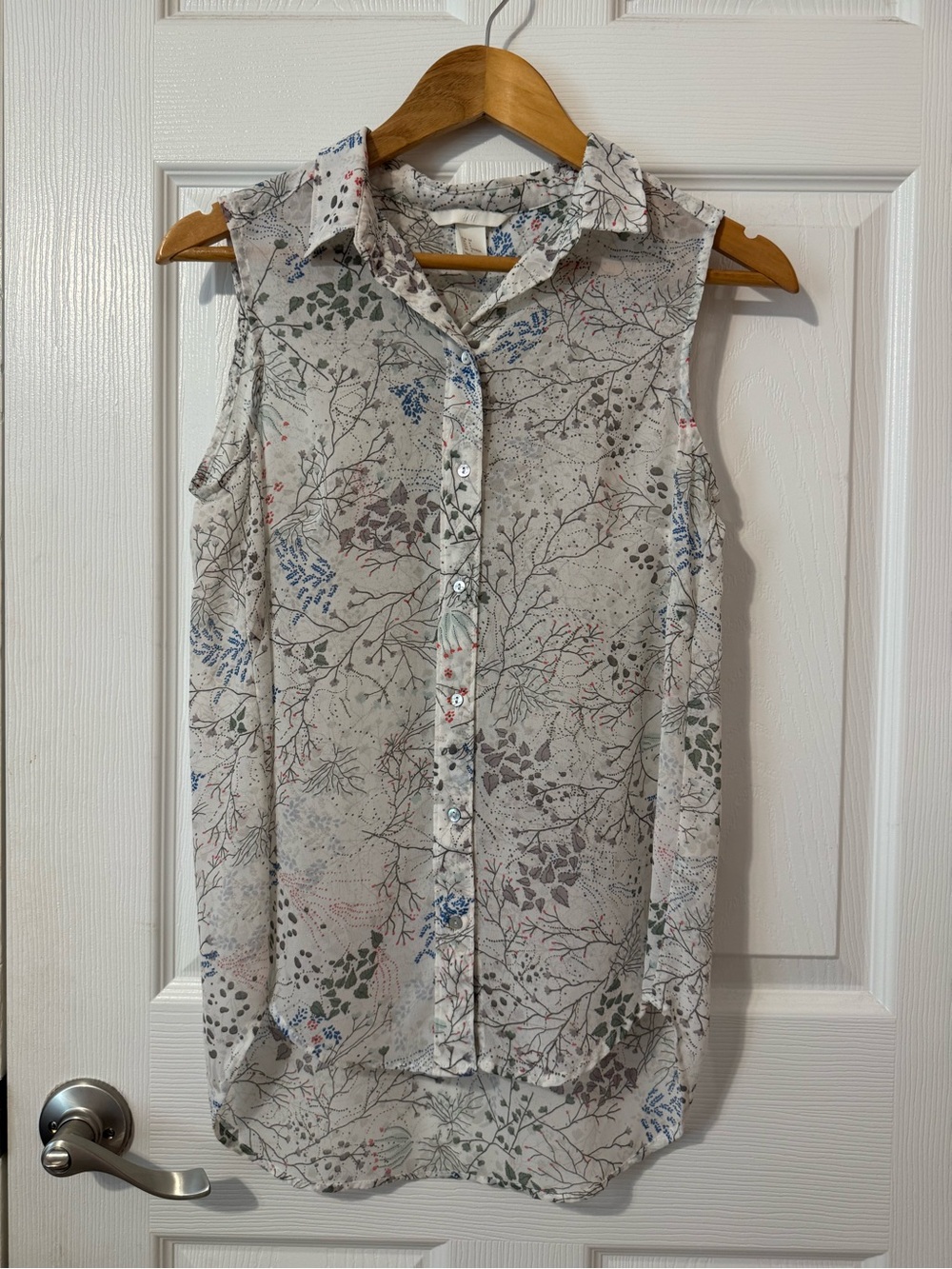 H&M Sleeveless Floral Button Front Collared Blouse Size Small